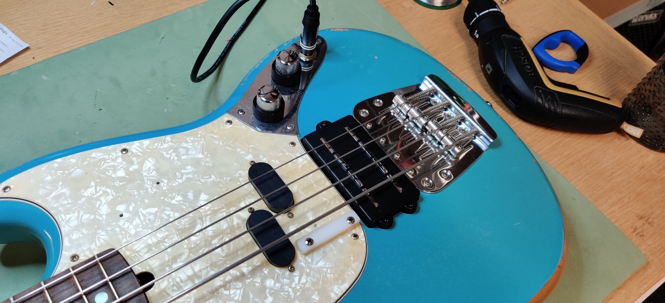 jazz bass stacked controls